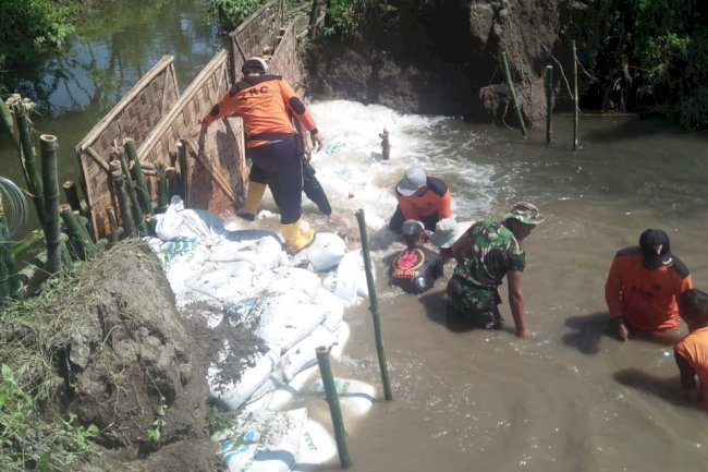 Penanganan Darurat Tanggul Jebol Kali Slegrengan