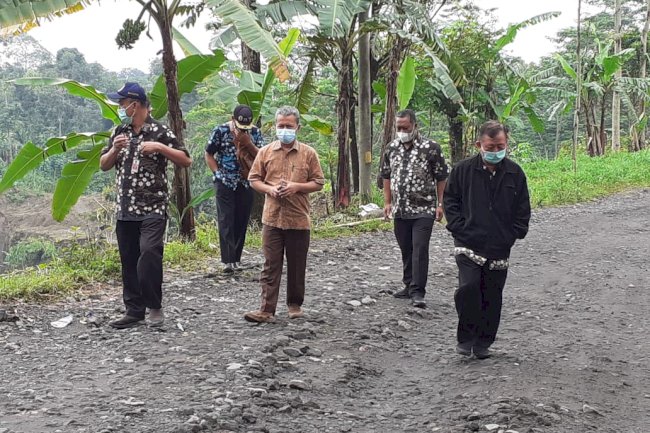 Pengecekan Peningkatan Jalan Tegalmulyo – Surowono