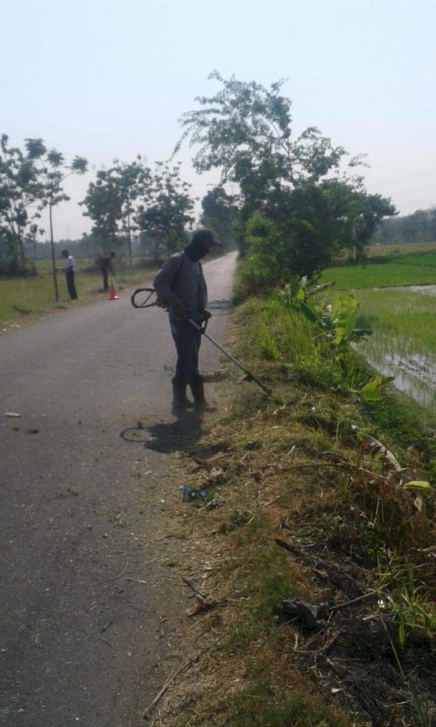Pembersihan Berem Jalan Gebyak – Rawa Jombor Dan Pembersihan Saluran Bendung Bulusan Kecamatan Gantiwarno
