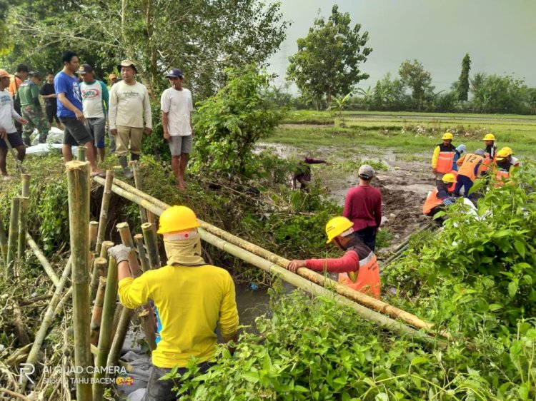 Penanganan Darurat Tanggul Jebol Kali Slegrengan