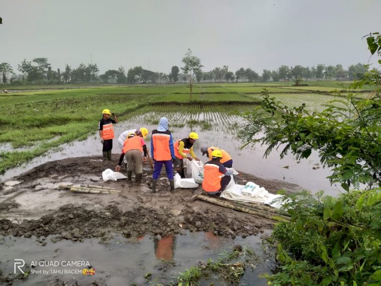 Penanganan Darurat Tanggul Jebol Kali Slegrengan