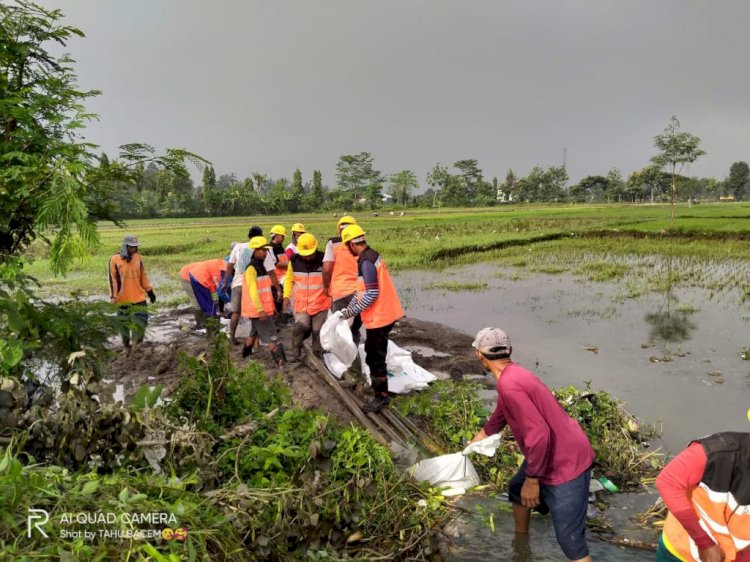 Penanganan Darurat Tanggul Jebol Kali Slegrengan