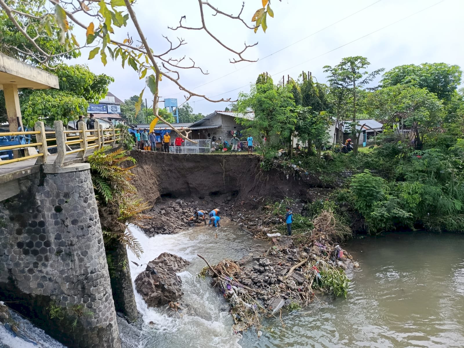 Penanganan Kerusakan Sayap Bendung Kadisaran Prambanan