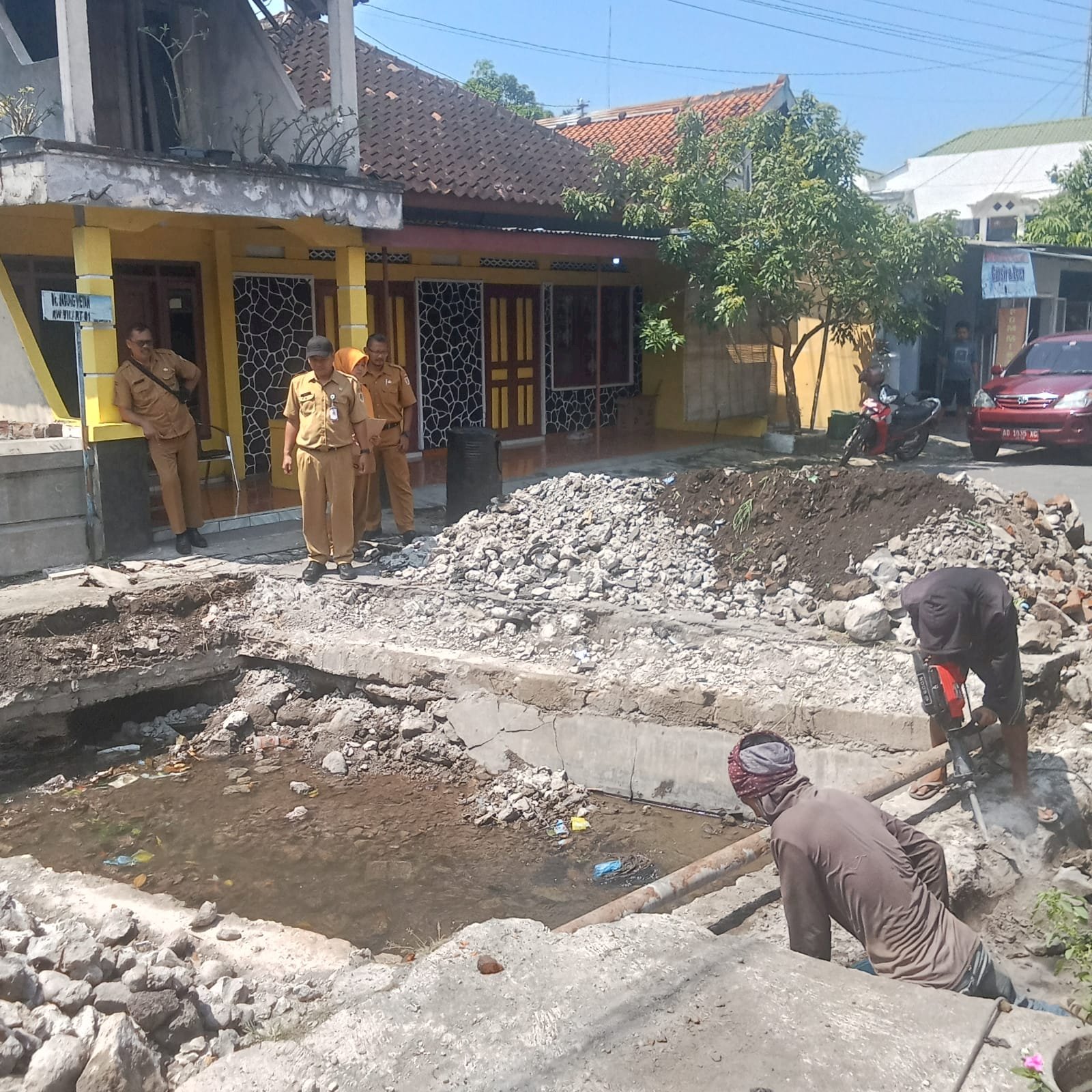 Monitoring dan Evaluasi Pekerjaan Pemeliharaan Jalan Paket 18 Bersama Bagian Administrasi Pembangunan